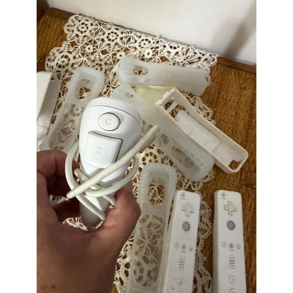 Nintendo Wii Remote Bundle Lot Untested For Parts